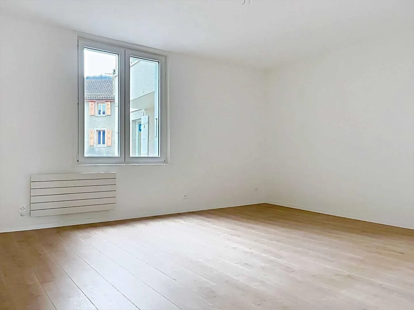 Maison contiguë 4.5 pièces - Photo 2 sur 10