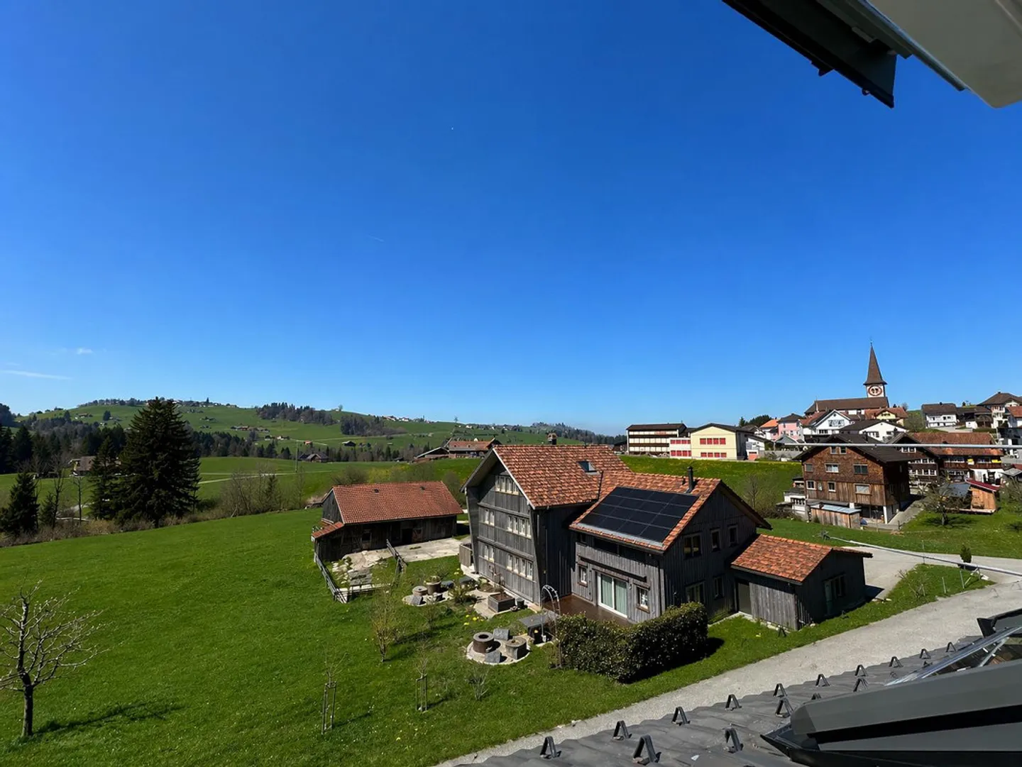 Modernes Attika-Apartment mit Balkon - Foto 9 von 9