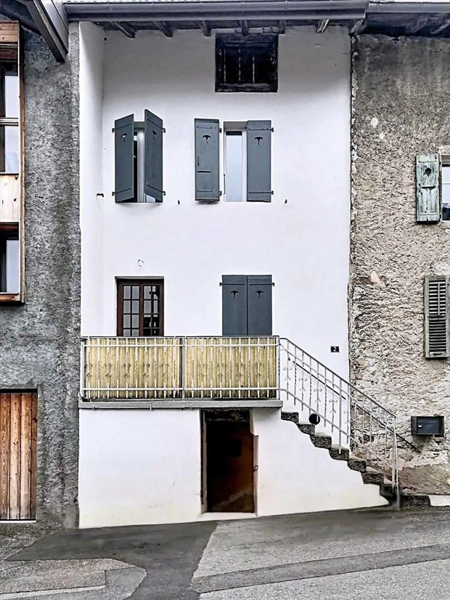 Maison contiguë 4.5 pièces - Photo 1 sur 10