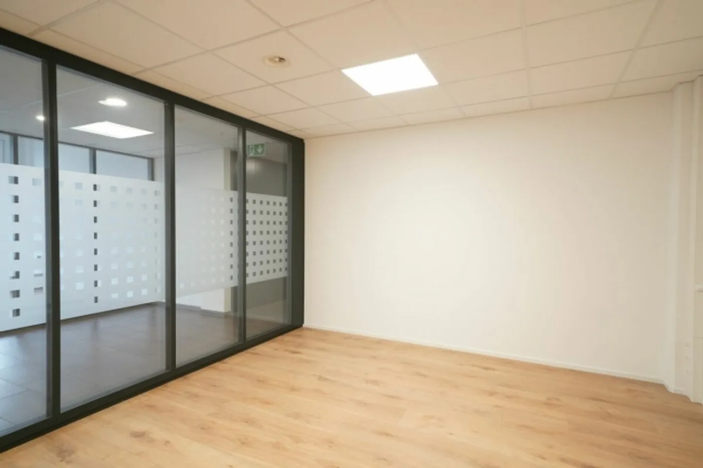 Stilvolles Büro in Gisikon - Foto 1 von 1