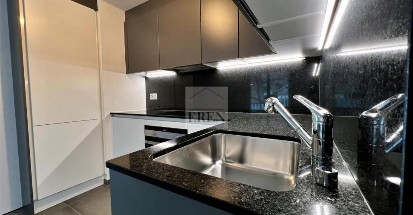 Spacious 2.5-room penthouse of 90m2 and large terrace of 29m2 in the center of Fully - Photo 4 of 13