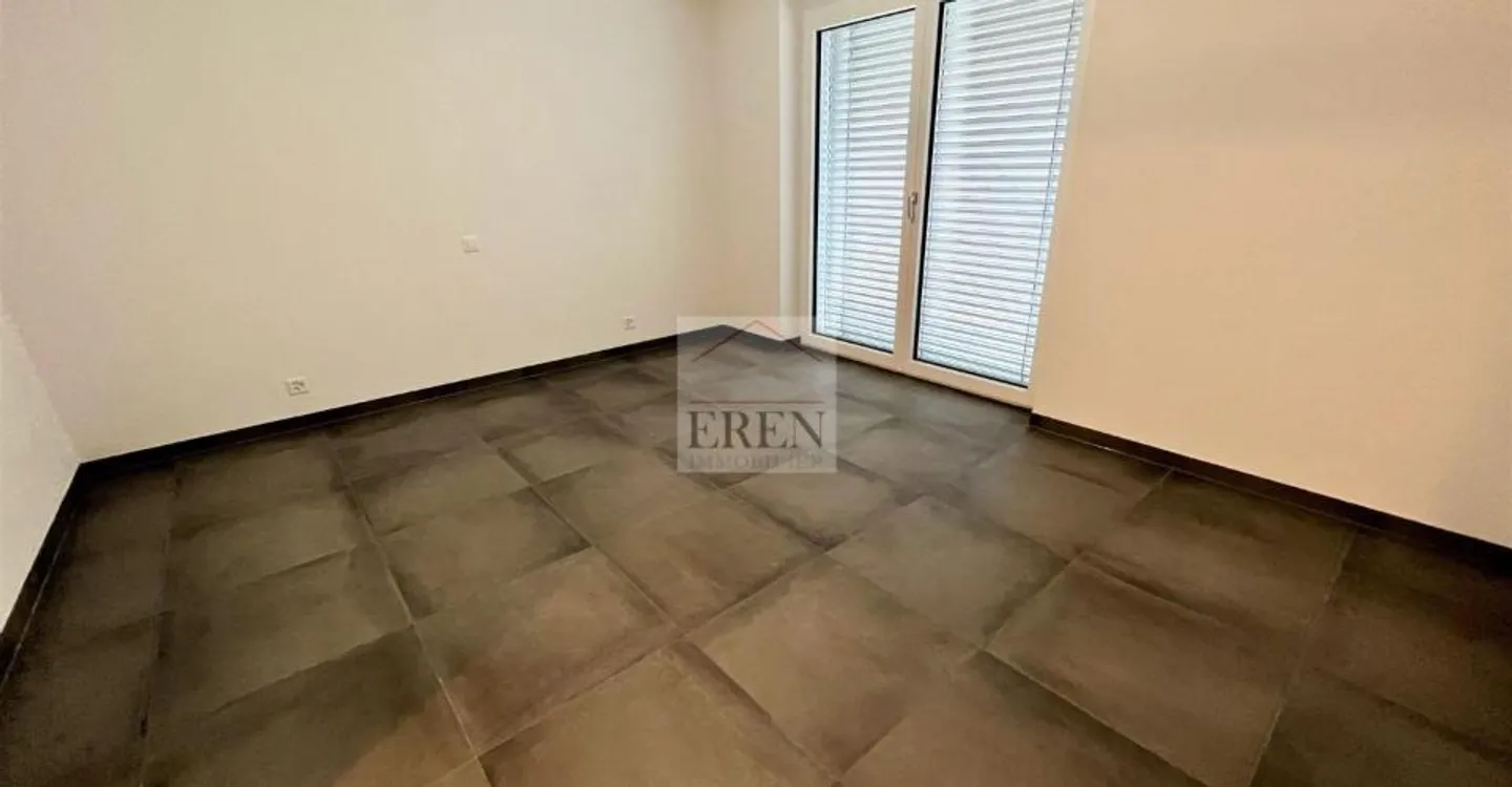 Spacious 2.5-room penthouse of 90m2 and large terrace of 29m2 in the center of Fully - Photo 9 of 13