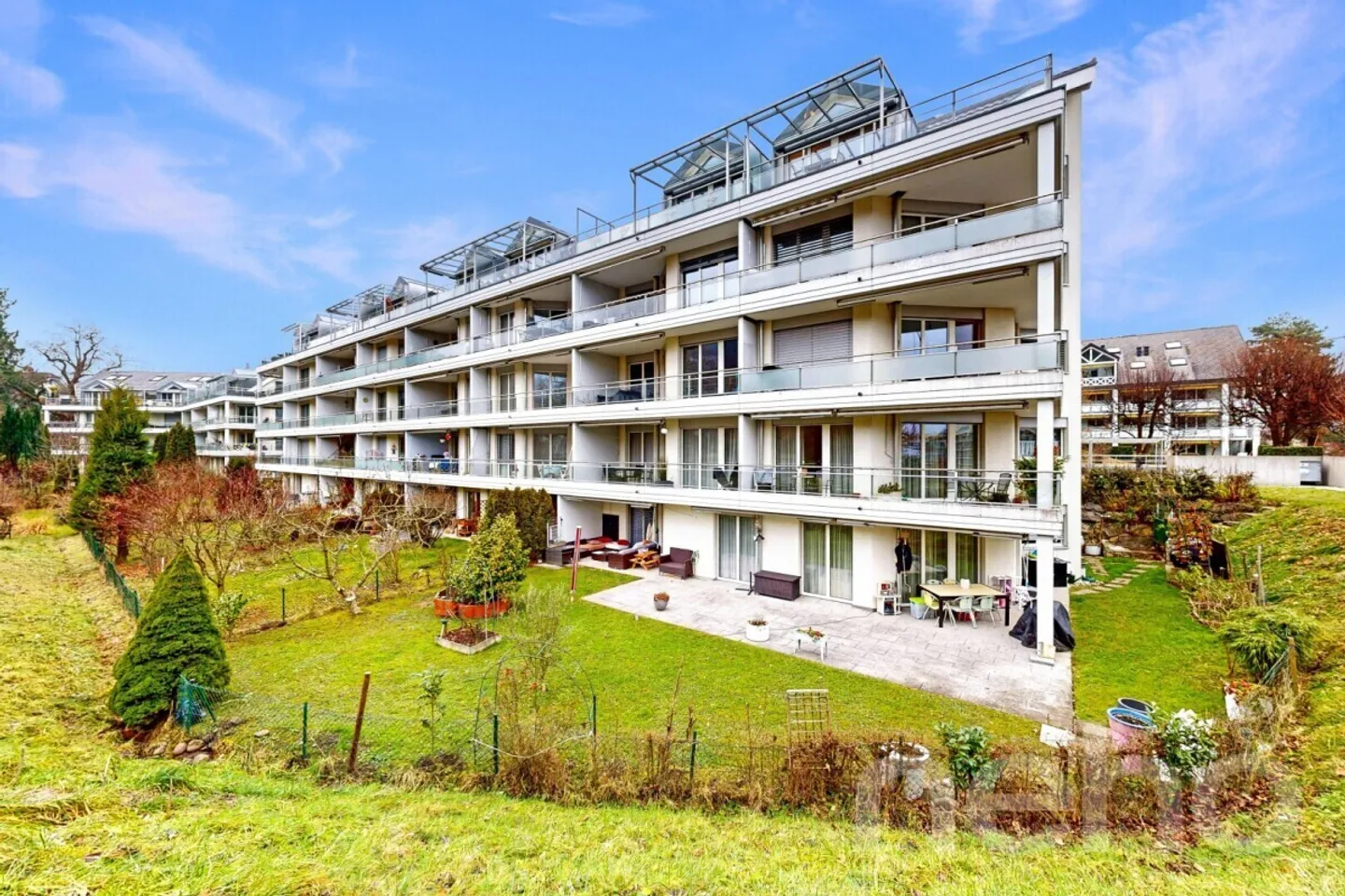 Luminoso appartamento di 3,5 locali con balcone e bella vista - Foto 1 di 13