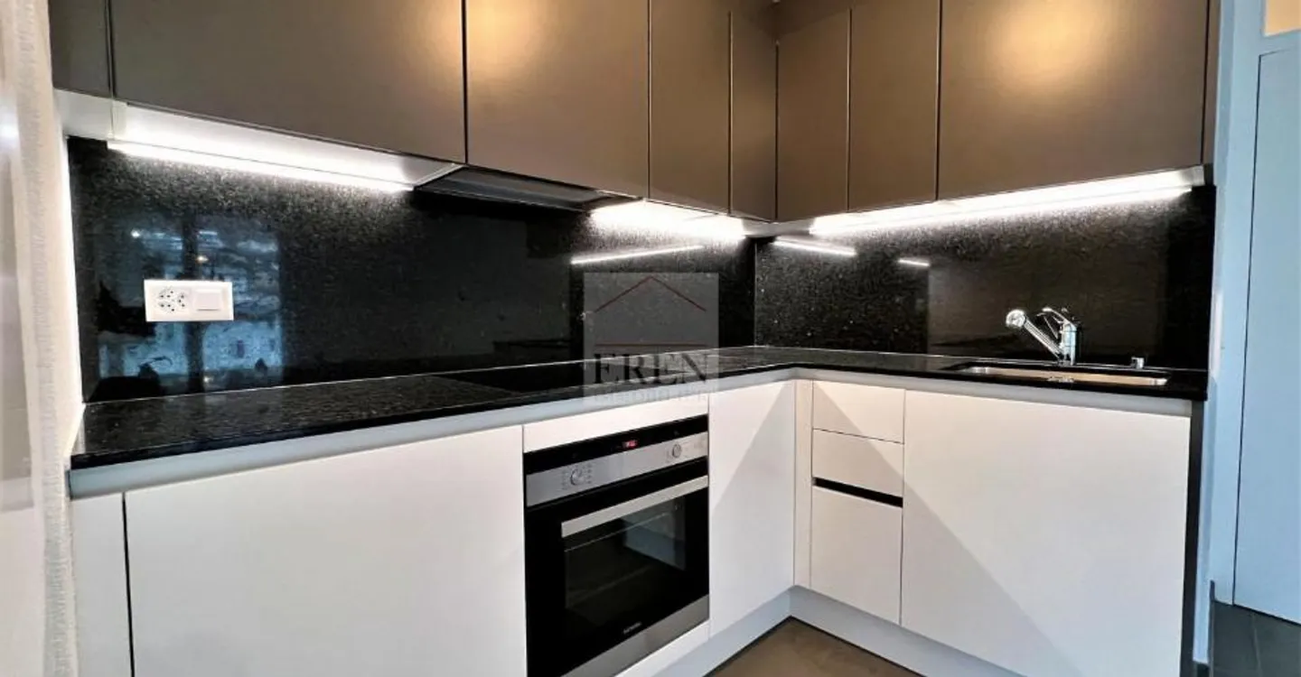 Spacious 2.5-room penthouse of 90m2 and large terrace of 29m2 in the center of Fully - Photo 5 of 13
