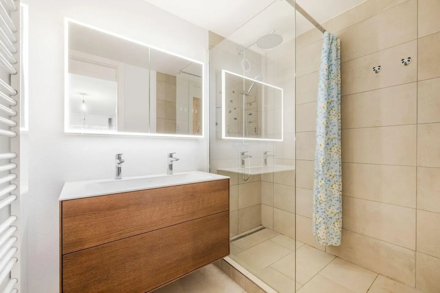 Appartement 3.5 pièces entièrement rénové avec ambiance lumineuse et plan d'étage bien pensé - Photo 4 sur 9
