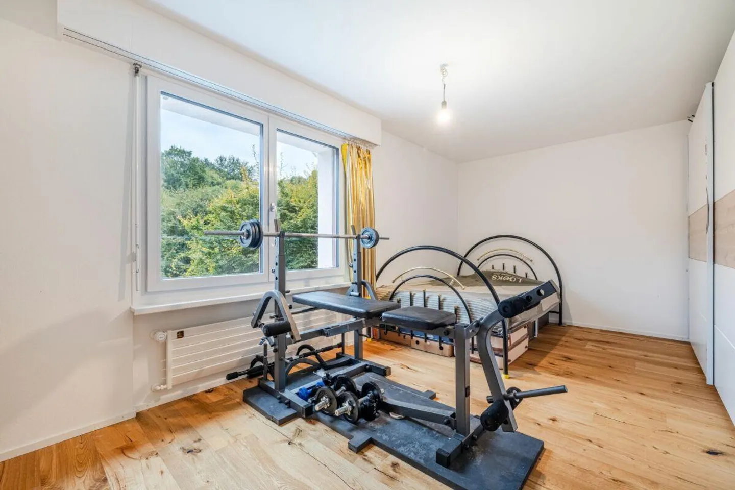 Appartement 3.5 pièces entièrement rénové avec ambiance lumineuse et plan d'étage bien pensé - Photo 6 sur 9