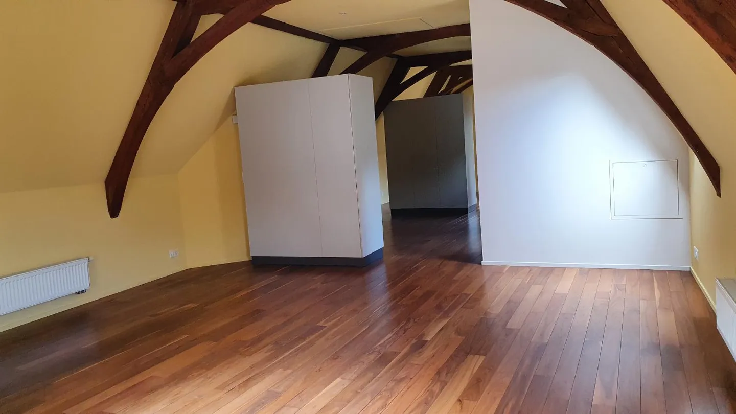 Place de l'Église Collégiale 2, Valangin - Appartement 2 pièces au 3ème étage - Photo 7 sur 11