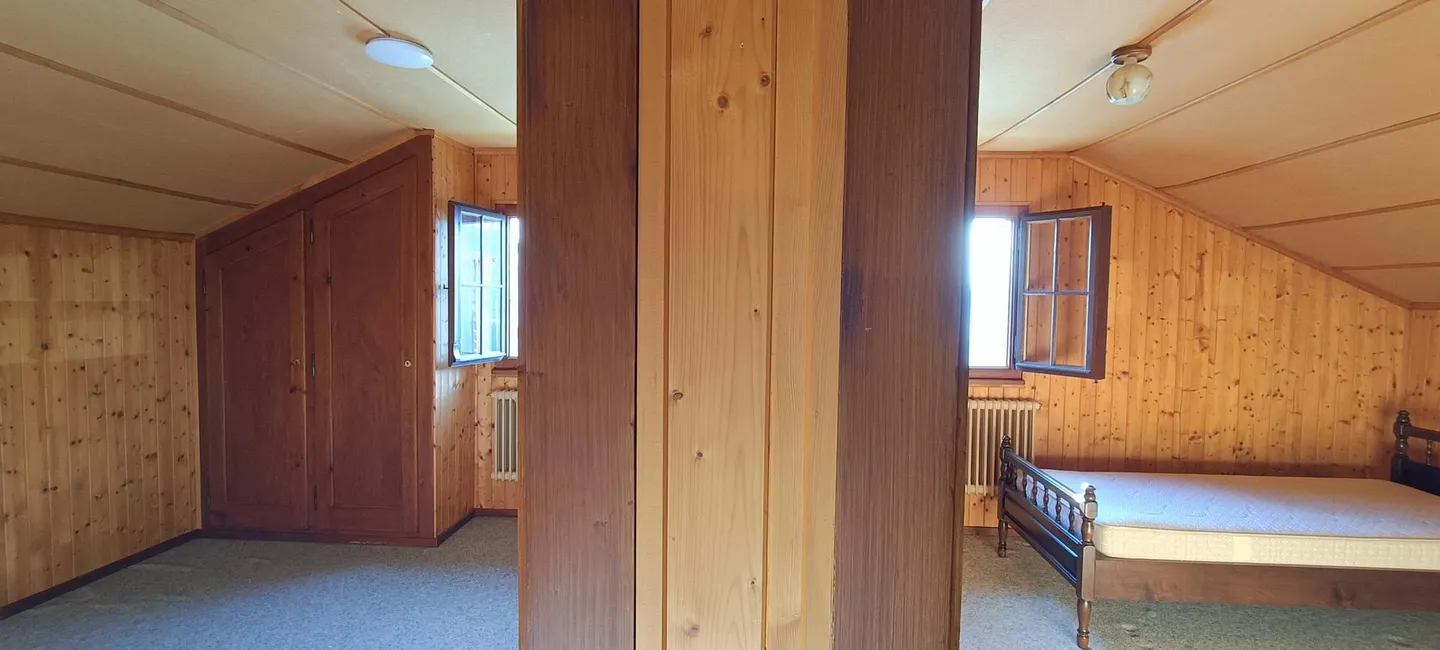 Chalet with Stunning Views - Photo 9 of 12