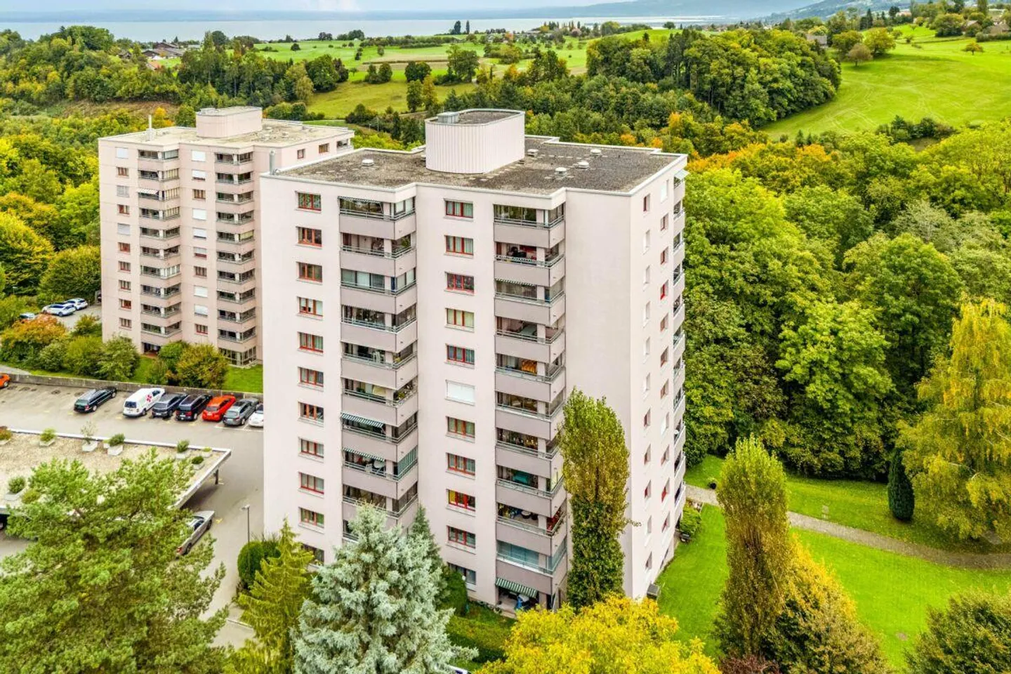 Appartement 3.5 pièces entièrement rénové avec ambiance lumineuse et plan d'étage bien pensé - Photo 9 sur 9