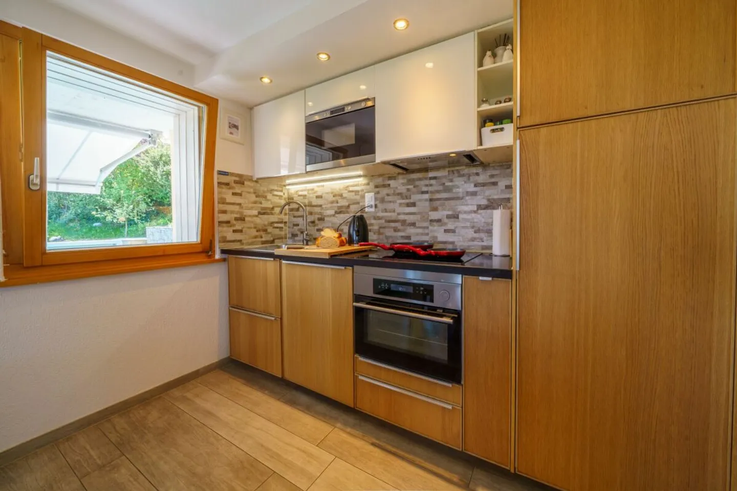 Single-family/Generational House in a Beautiful Residential Area - Photo 3 of 12