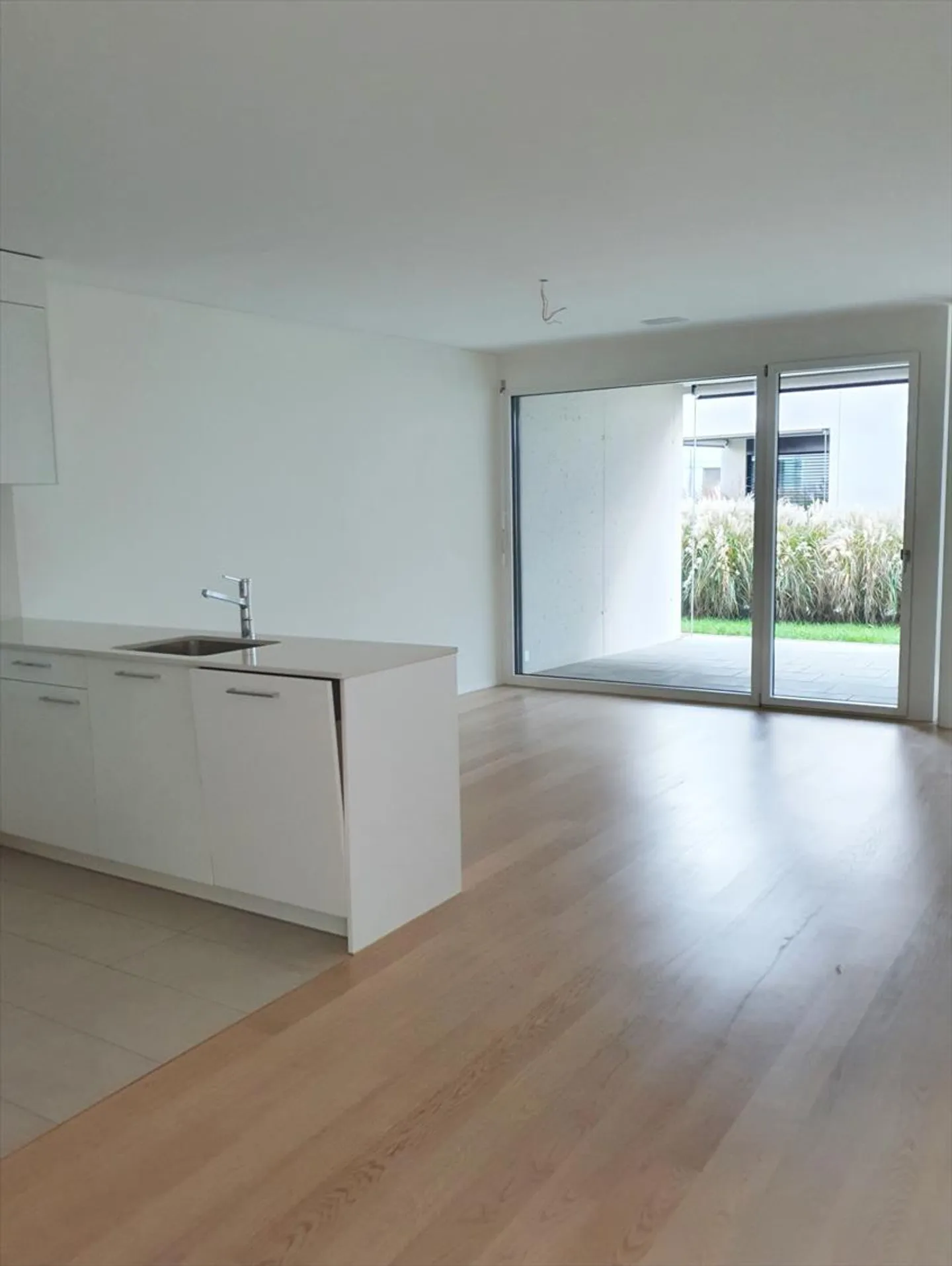 Spacious and Central - Photo 6 of 11