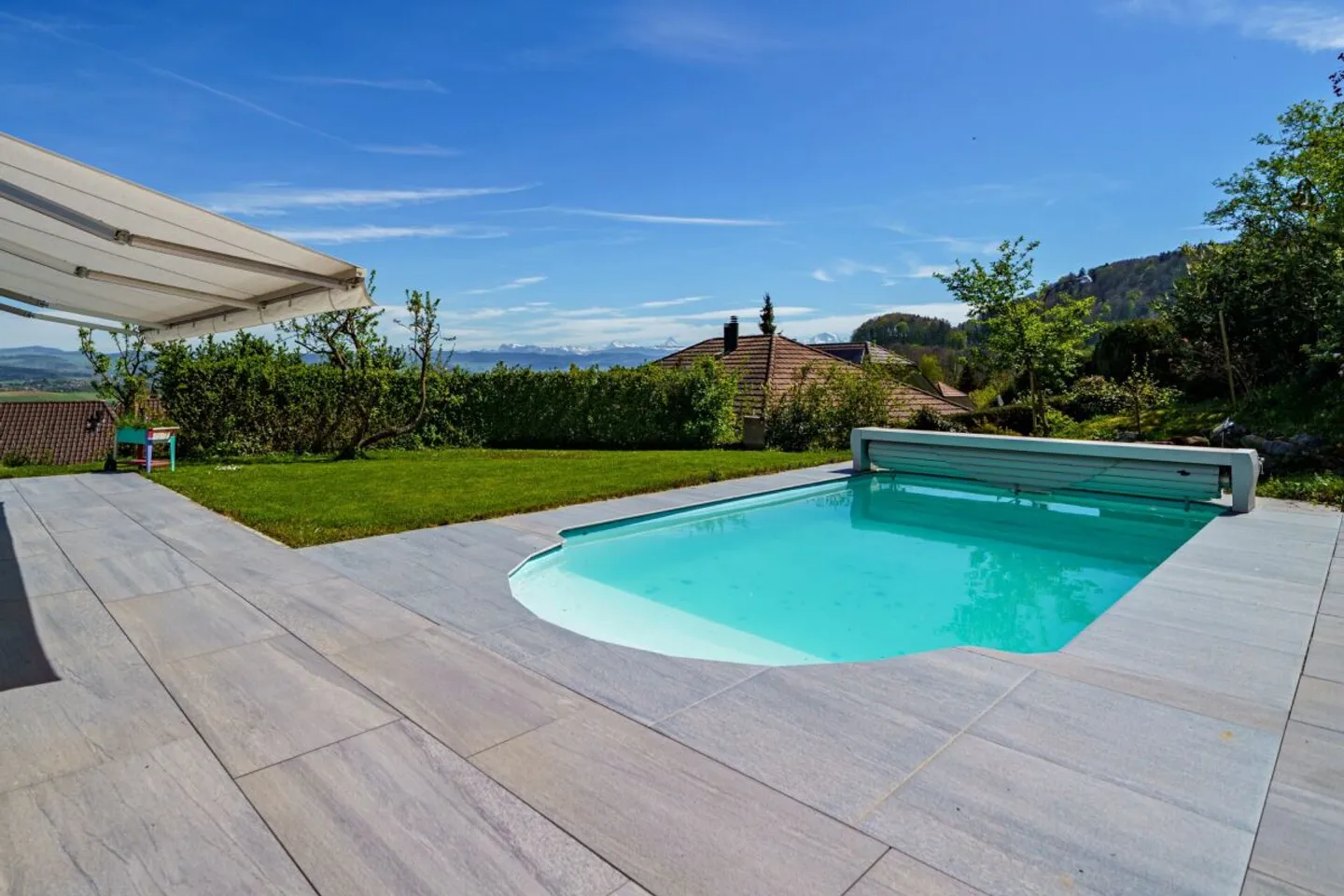 Single-family/Generational House in a Beautiful Residential Area - Photo 10 of 12