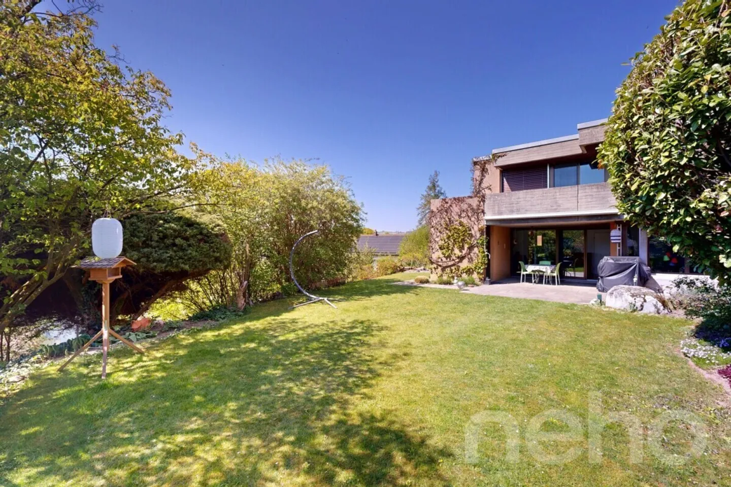 Maison semi-détachée de 5,5 pièces avec une vaste oasis de jardin - Photo 2 sur 12