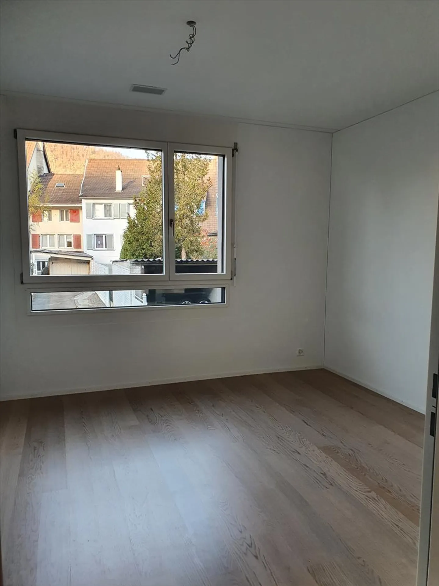 Spacious and Central - Photo 9 of 11