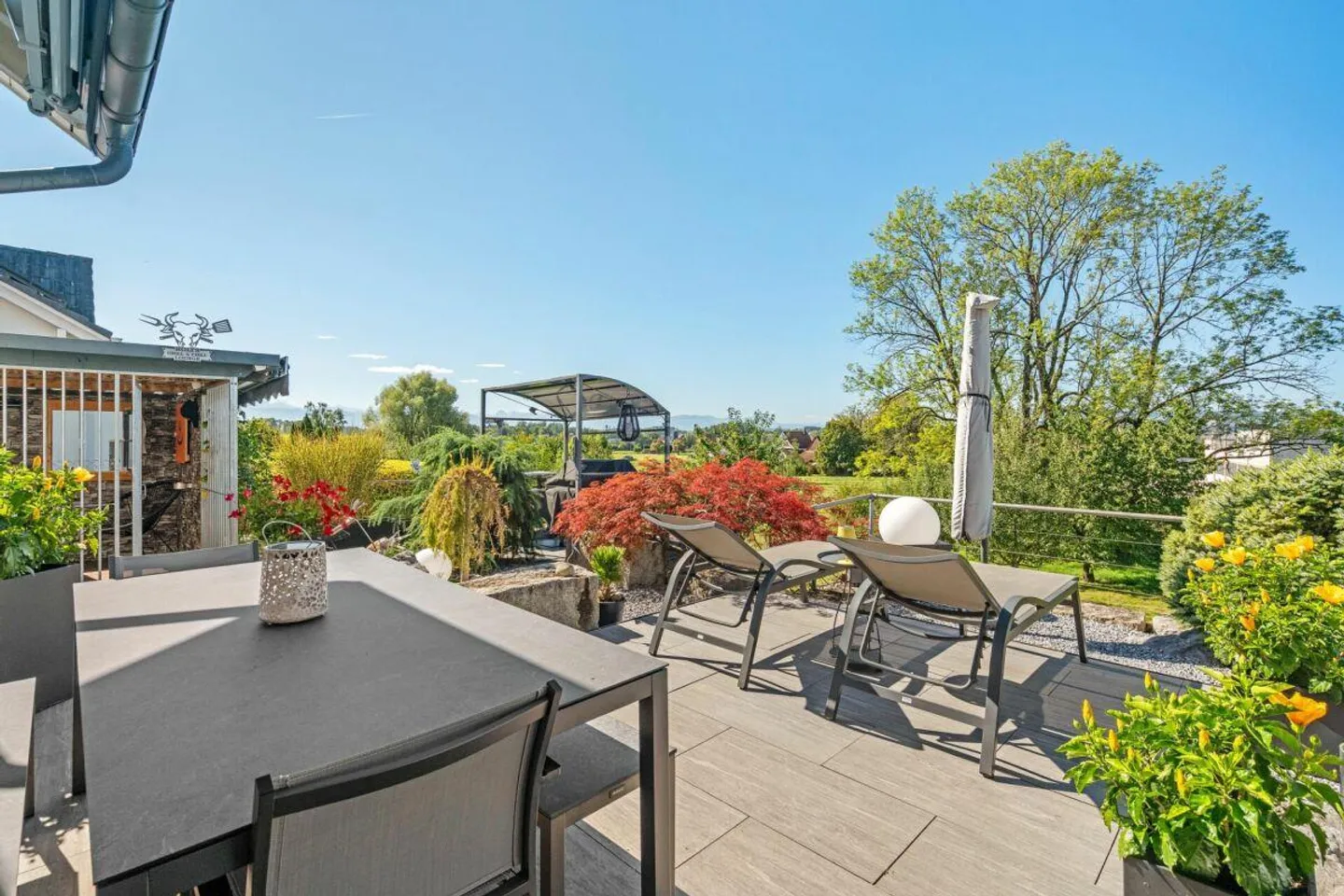 Modernes Haus mit Privatsphäre, Komfort und Weitblick - Foto 2 von 5