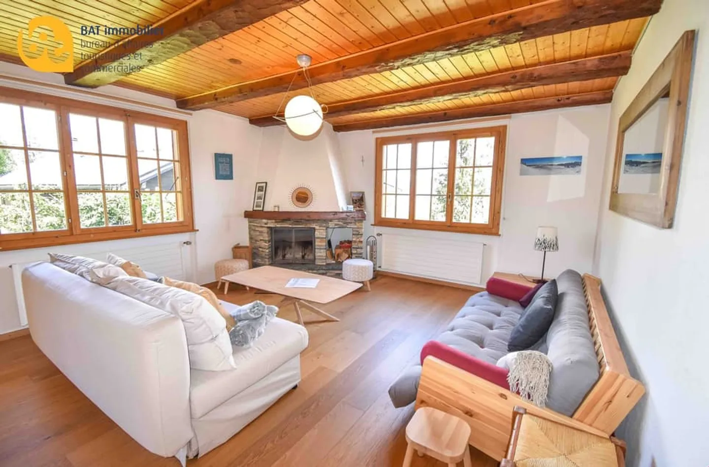 Location vacances - Magnifique chalet proche du Jardin des Neiges - Photo 2 sur 13