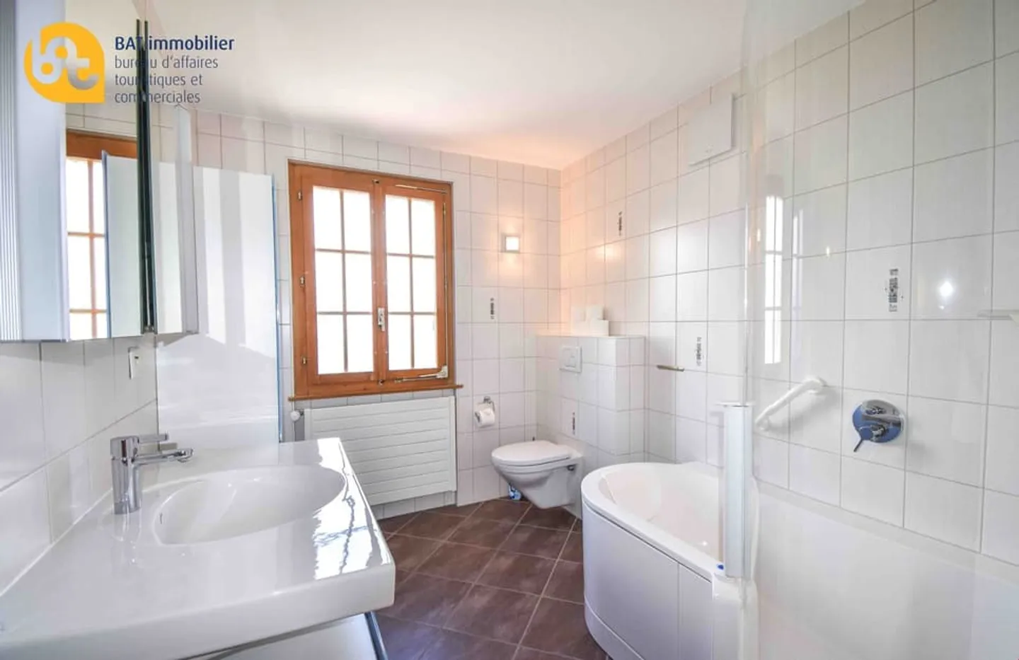 Location vacances - Magnifique chalet proche du Jardin des Neiges - Photo 11 sur 13