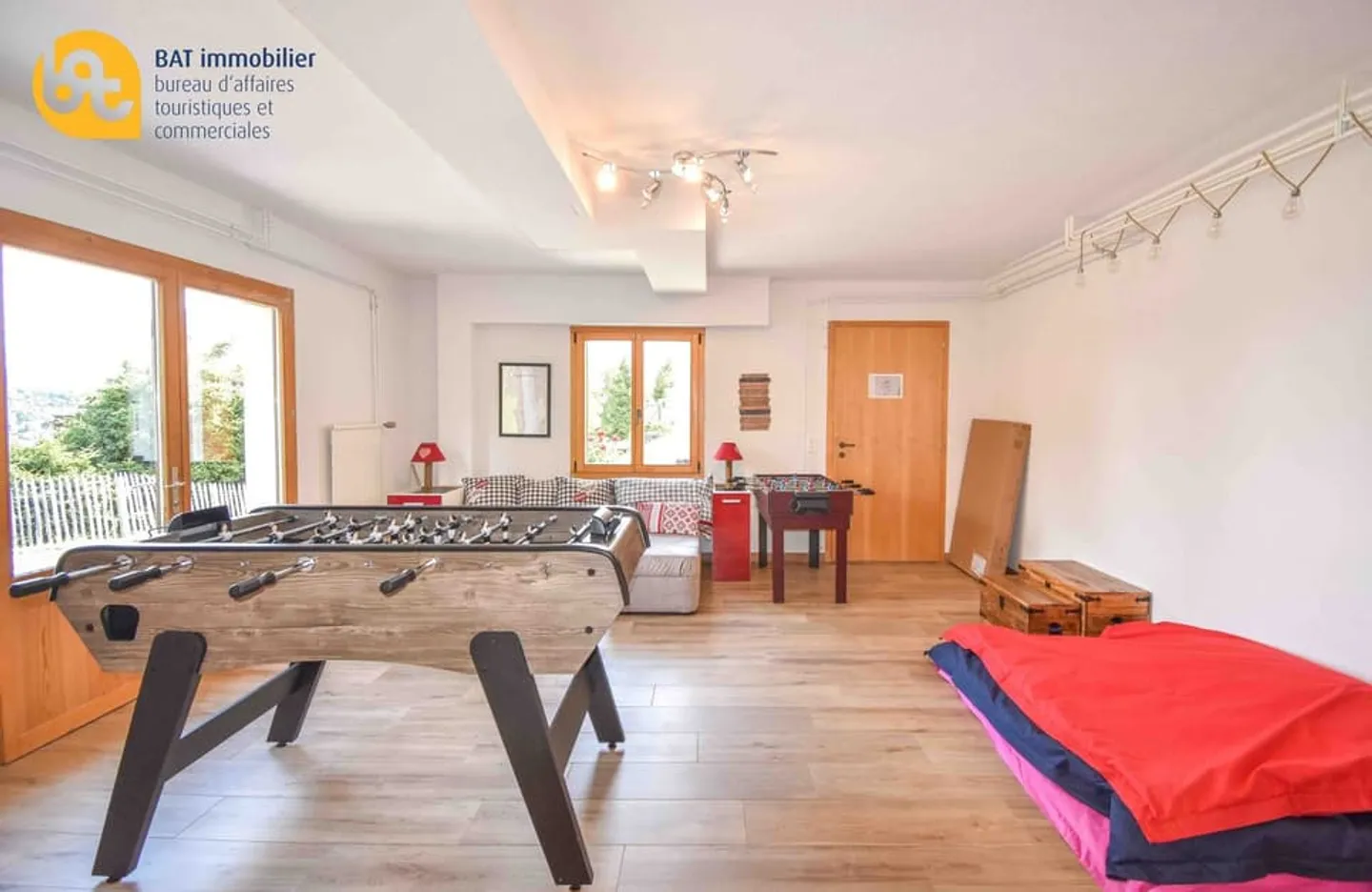 Location vacances - Magnifique chalet proche du Jardin des Neiges - Photo 12 sur 13