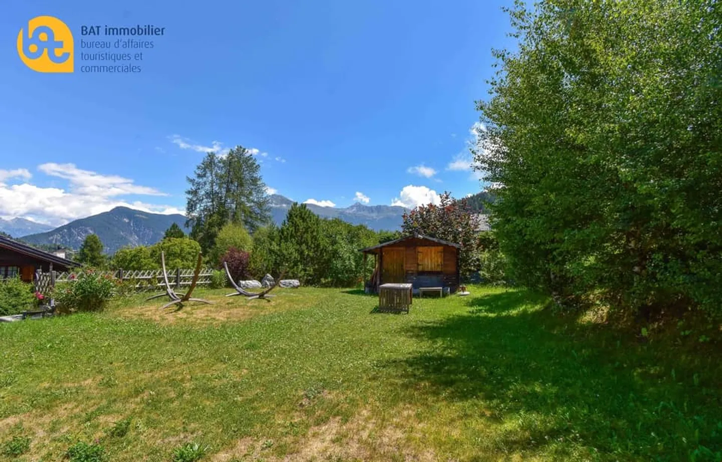 Location vacances - Magnifique chalet proche du Jardin des Neiges - Photo 13 sur 13