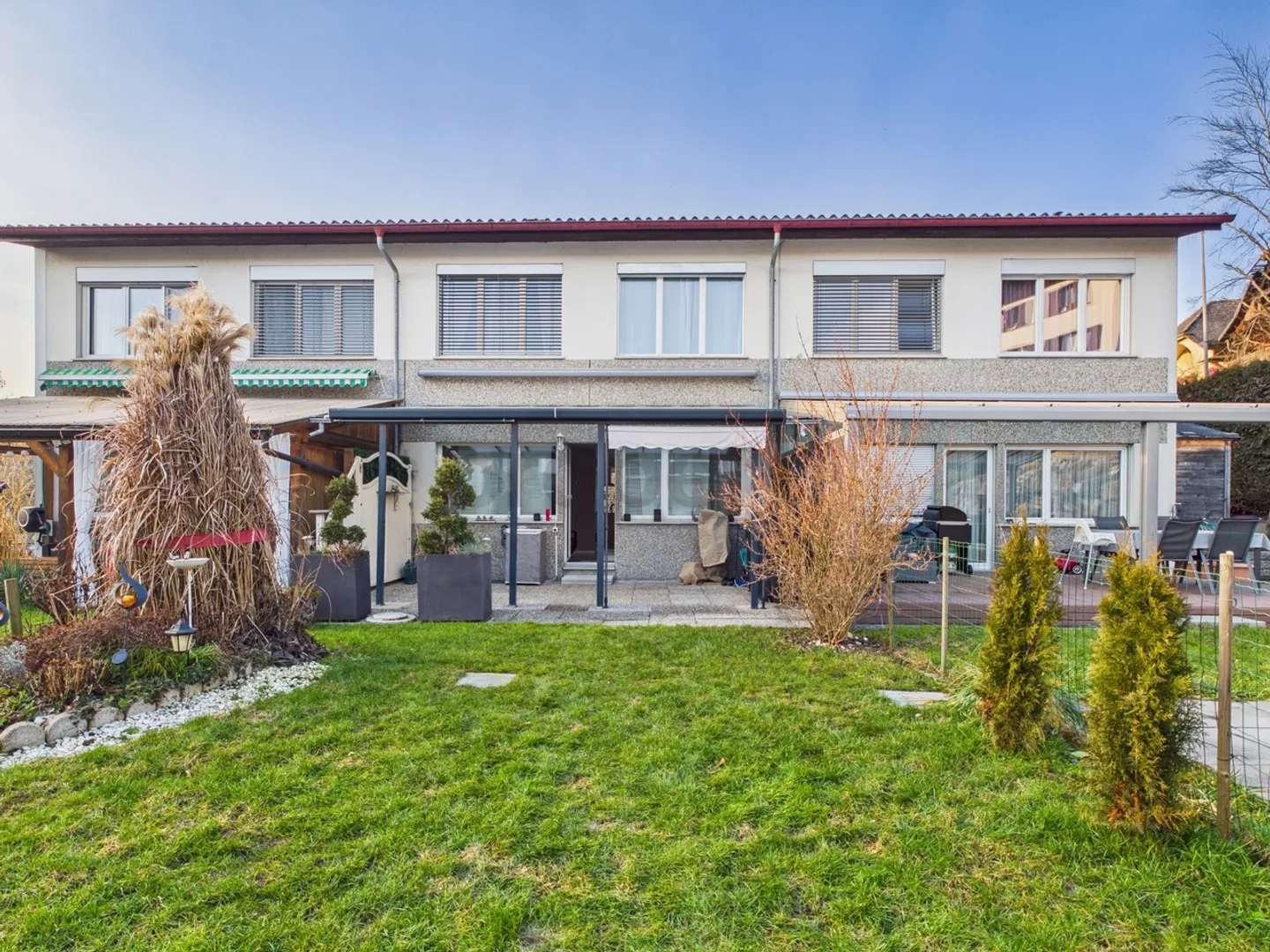 Grosszügiges Reihenhaus mit Garten - Foto 1 von 13