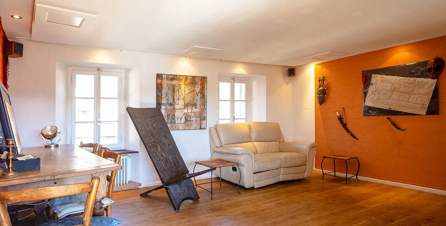 Large family house in Astano - Photo 2 of 11