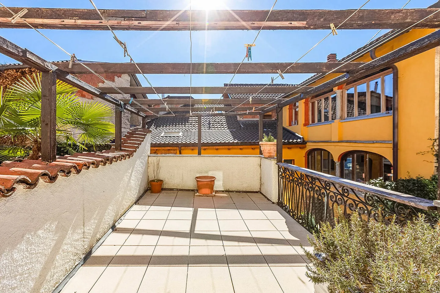 Large family house in Astano - Photo 8 of 11