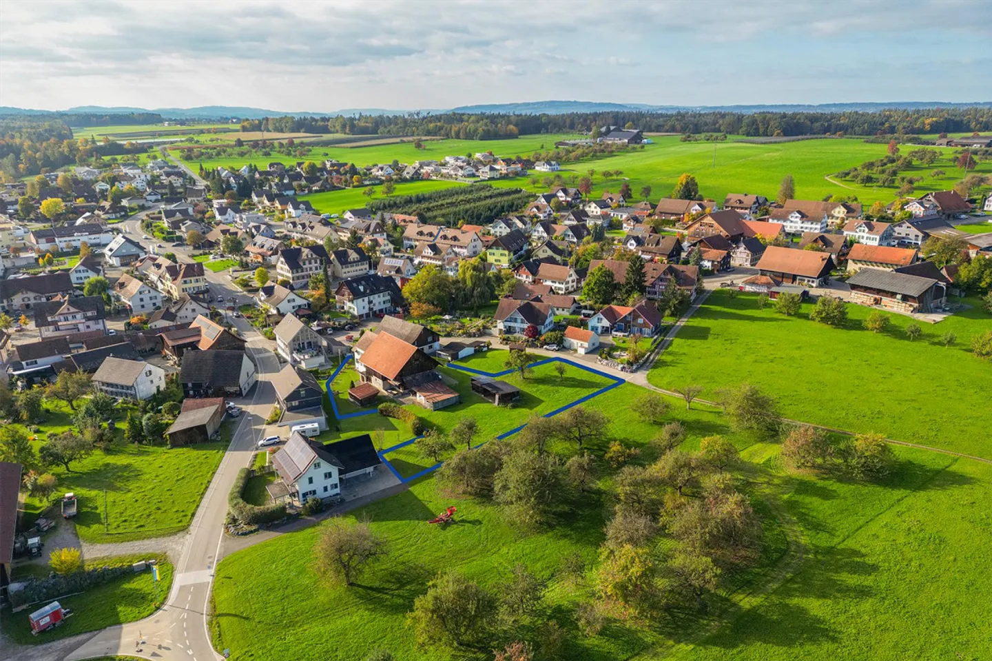 Terrain attractif avec ferme - Photo 2 sur 7