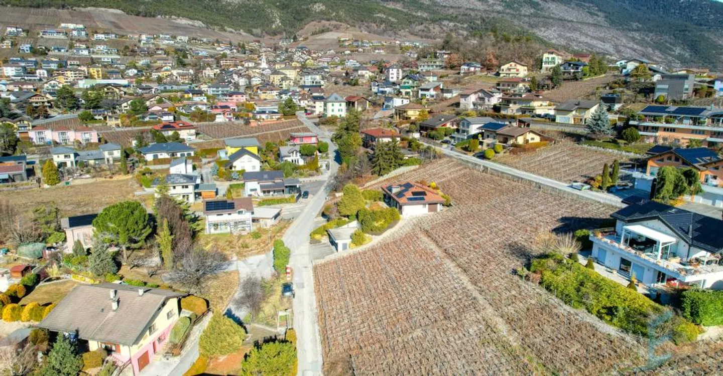EXCLUSIVITY Splendid building plot of 804m² in Miège (Noble-Contrée) - Photo 1 of 7