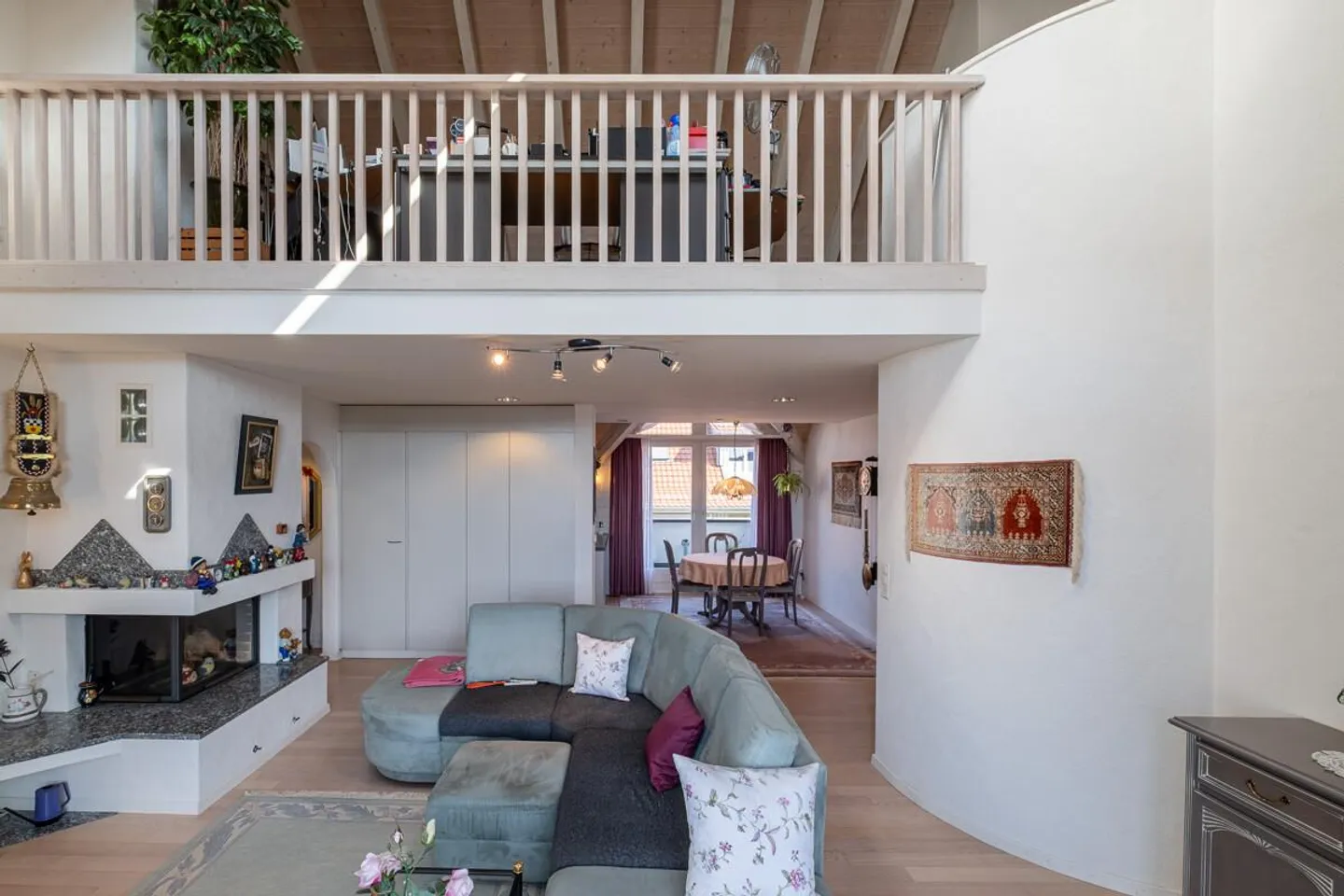 Quiet neighborhood with garden bed and pleasant living atmosphere - Photo 4 of 13