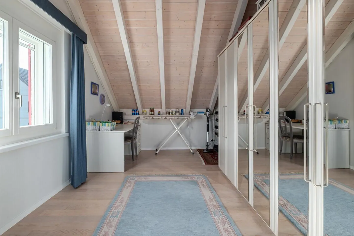 Quiet neighborhood with garden bed and pleasant living atmosphere - Photo 13 of 13