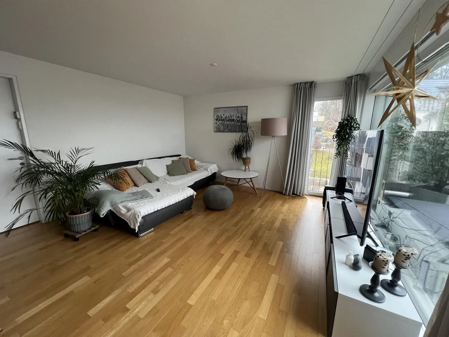 Spacious 3.5 Room Apartment in Bonstetten - Photo 3 of 9