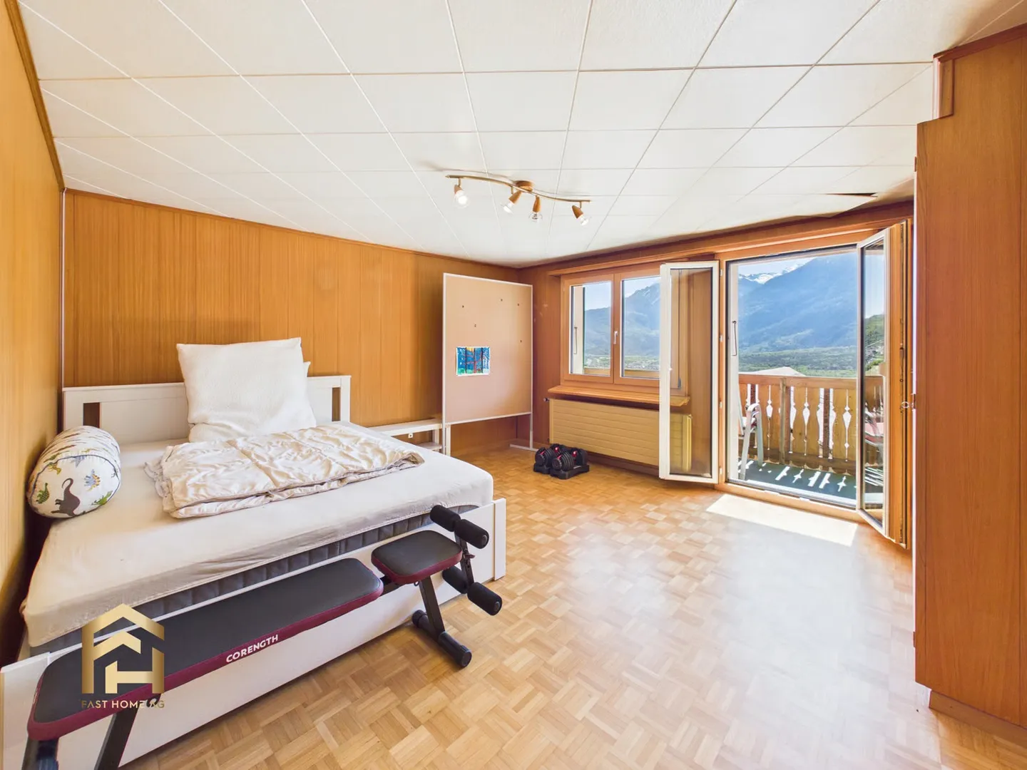 Charmant appartement de 4,5 pièces avec une belle vue et beaucoup de rangement - Photo 3 sur 13