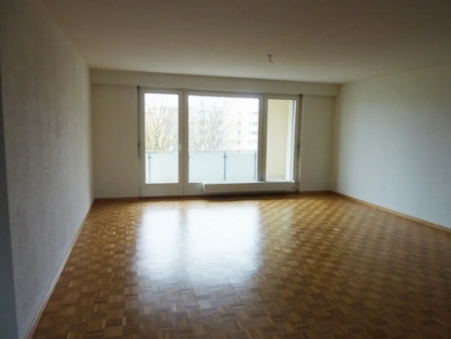 Modern apartment in a family-friendly location - Photo 2 of 6