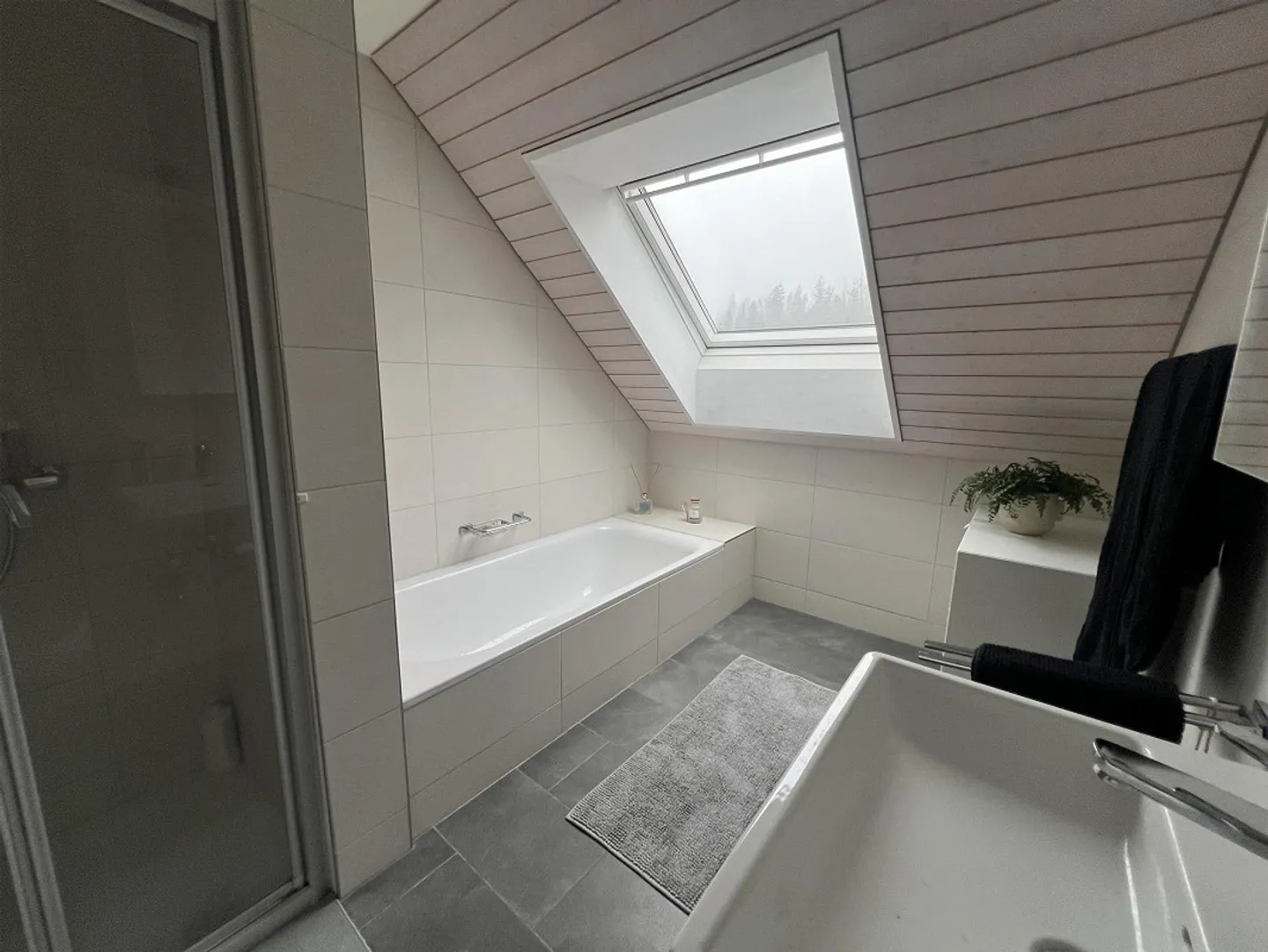 Spacious 3.5 Room Apartment in Bonstetten - Photo 5 of 9