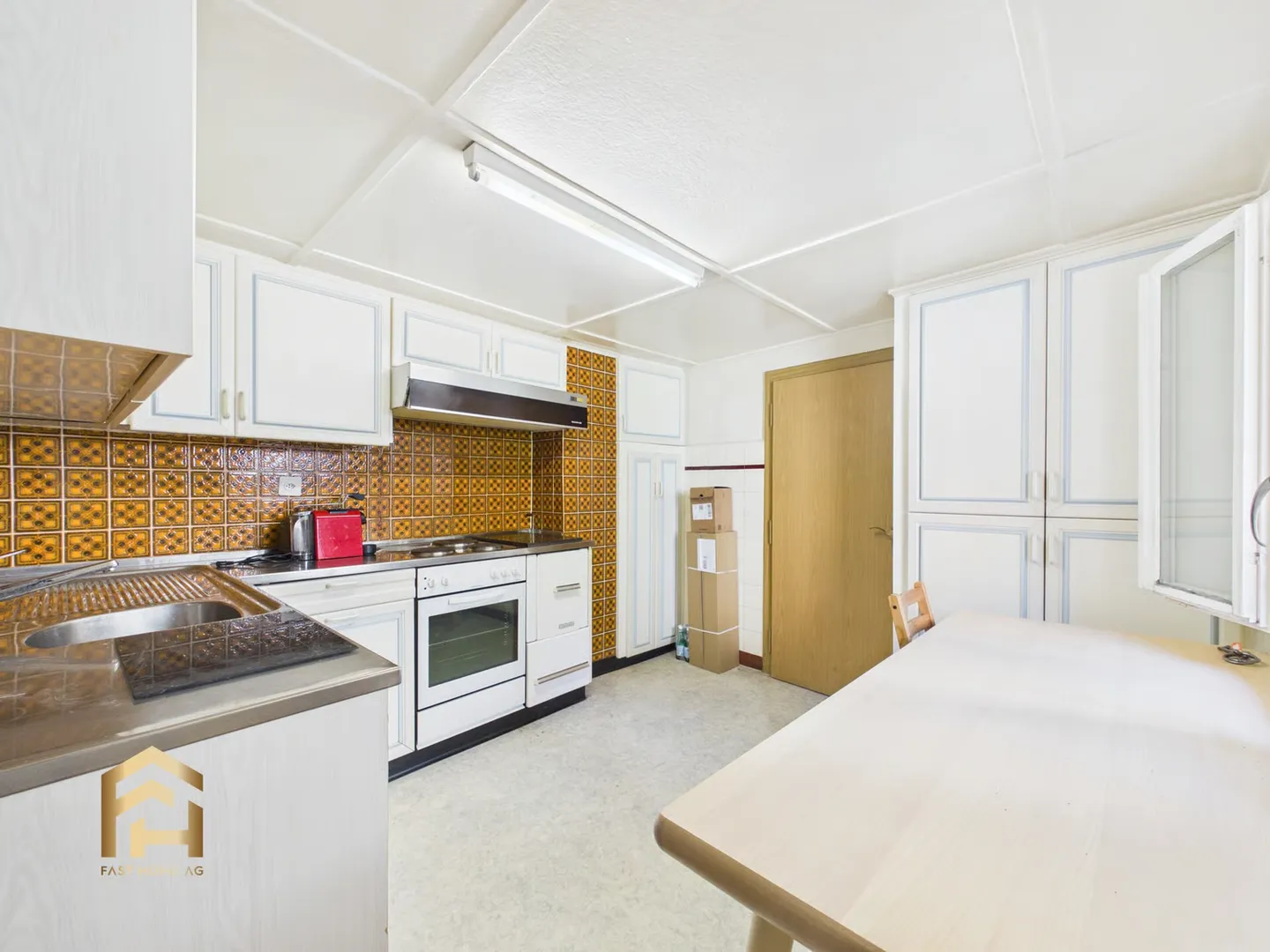 Charmant appartement de 4,5 pièces avec une belle vue et beaucoup de rangement - Photo 6 sur 13