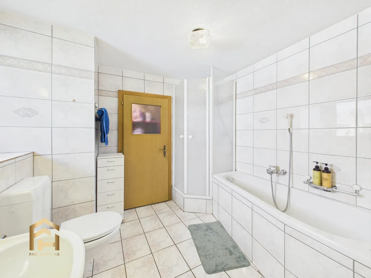 Charmant appartement de 4,5 pièces avec une belle vue et beaucoup de rangement - Photo 7 sur 13