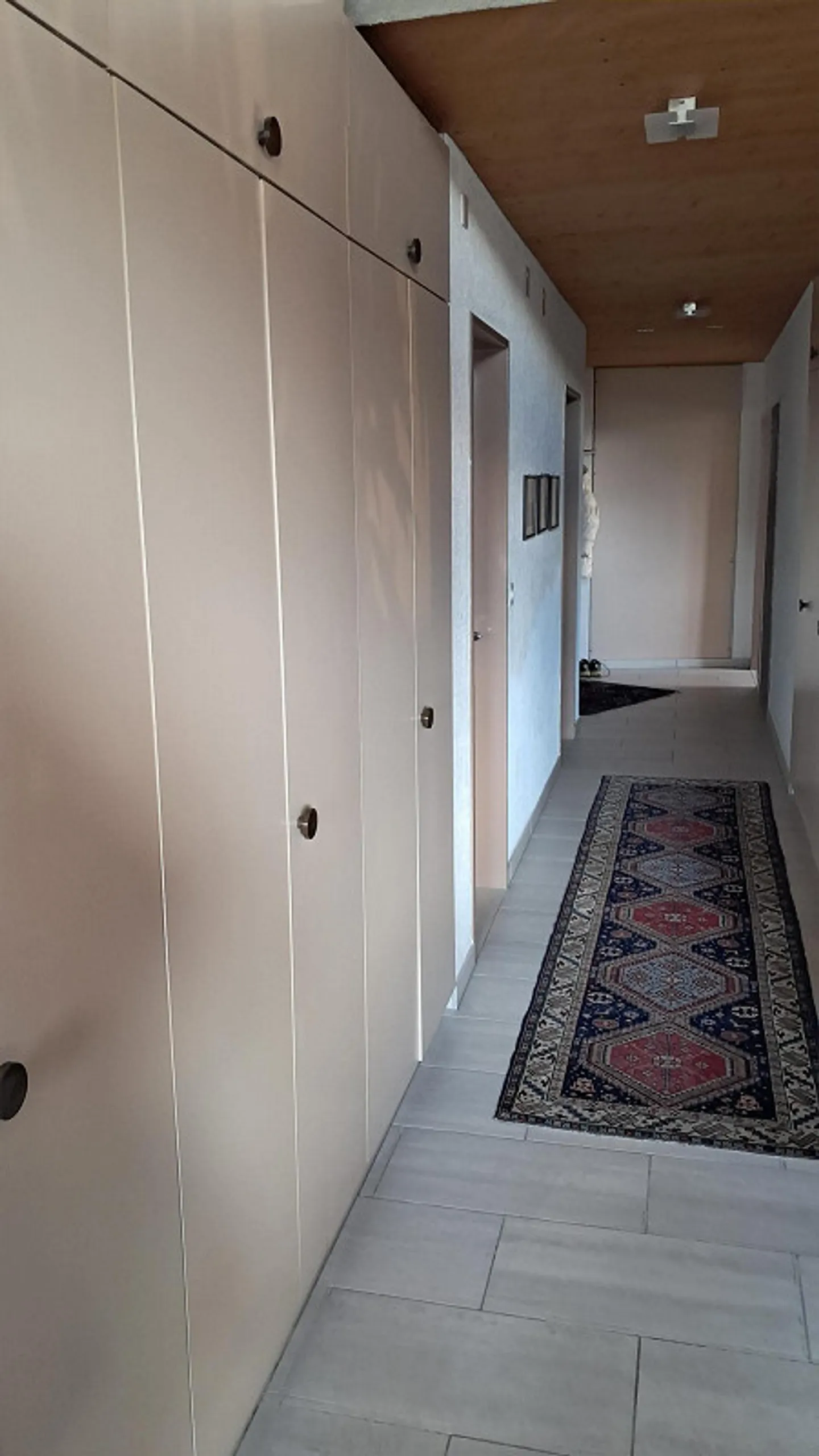 Beautiful, spacious apartment near the center with caretaker services - Photo 13 of 17