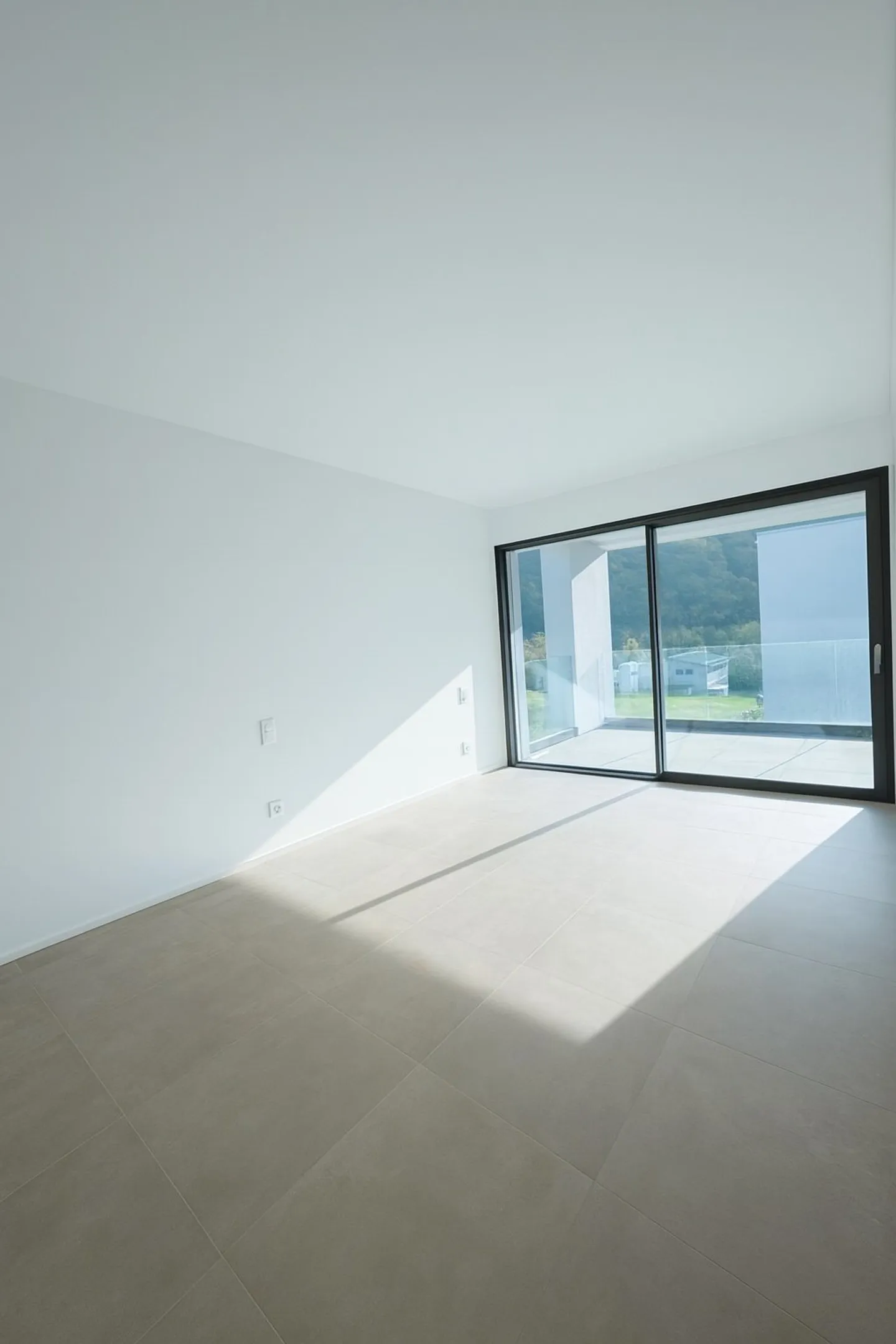 Modern and bright 3.5-room apartment in Monteggio - Photo 5 of 10