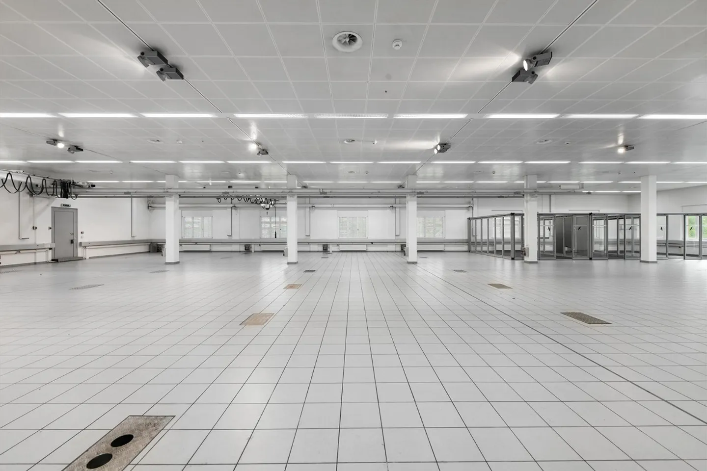Hall commerciale in affitto dopo ristrutturazione - Foto 6 di 9