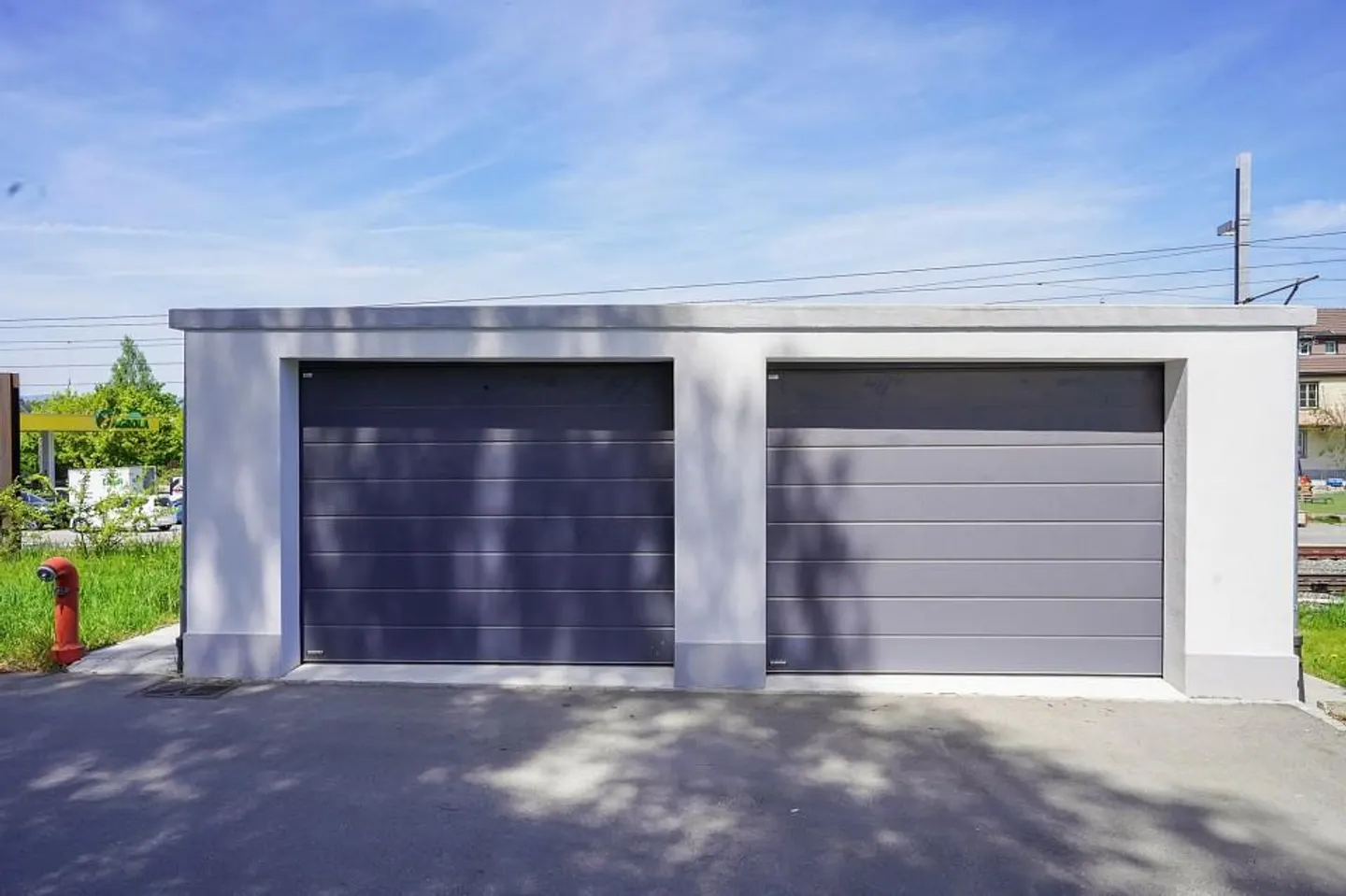 Renovated Double Garage Opposite Schüpfen Train Station - Photo 4 of 5