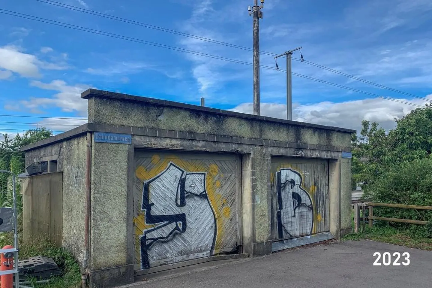 Renovated Double Garage Opposite Schüpfen Train Station - Photo 5 of 5