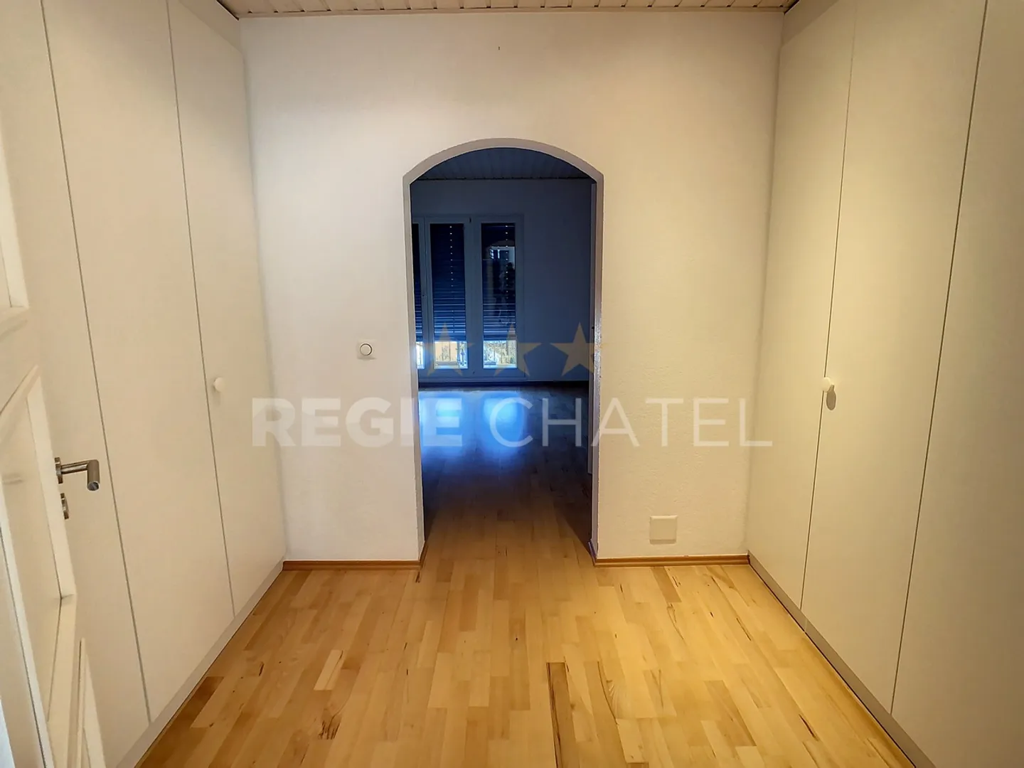 Magnificent individual villa with pool - Photo 10 of 16