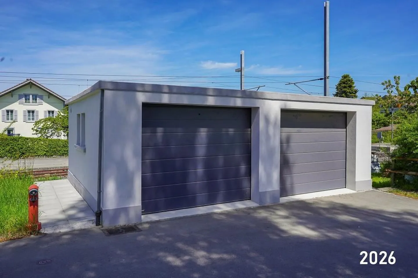 Renovated Double Garage Opposite Schüpfen Train Station - Photo 1 of 5