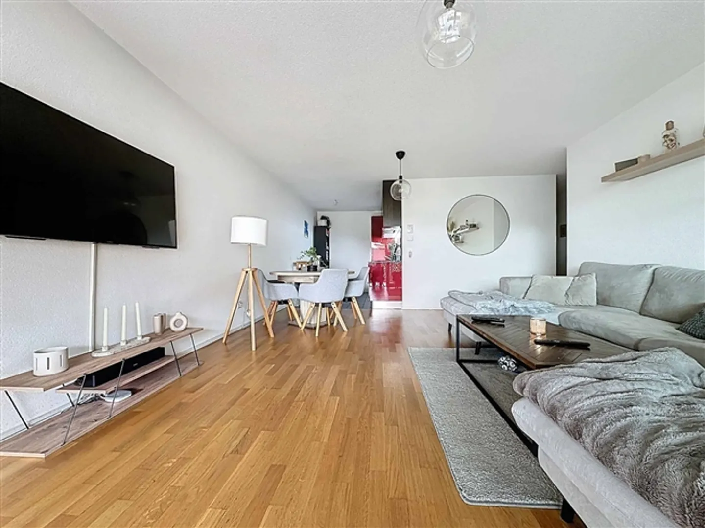 Appartement 4.5 pièces au 1er étage avec balcon - Photo 2 sur 12