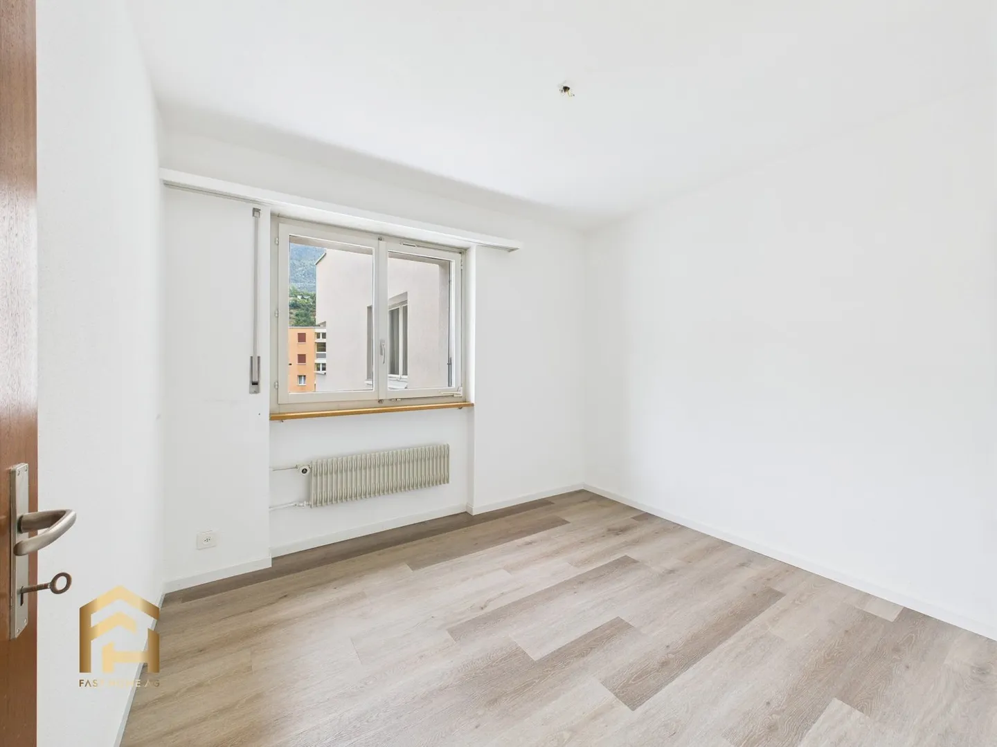 Grosszügige 4.5-ZWG mit Balkon, Aussicht und zentraler Wohnlage in Nat - Photo 8 of 13