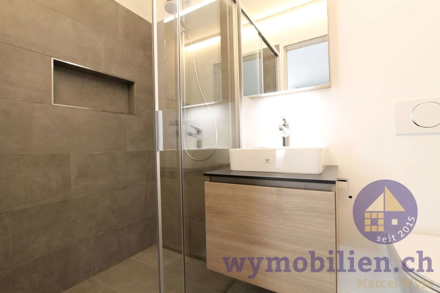 Exklusive Attika mit 4.5 Zimmer - grosser Terrasse - Weitblick - Foto 10 von 13