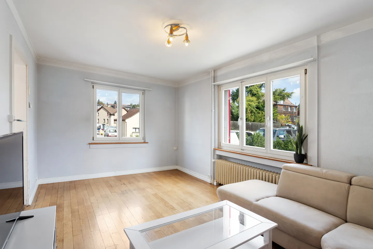 Charming Semi-Detached House - Photo 2 of 6