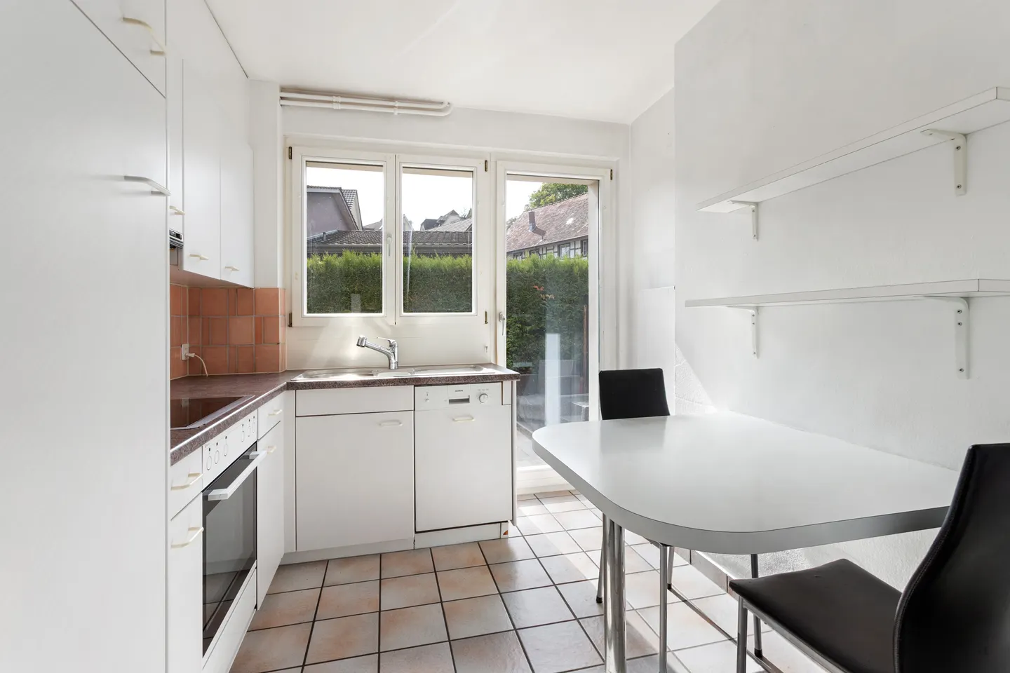 Charming Semi-Detached House - Photo 3 of 6