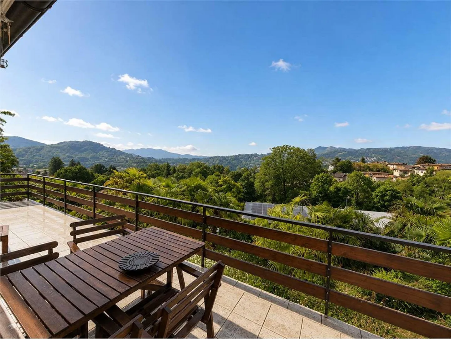Villa mit Panoramablick - Foto 1 von 13