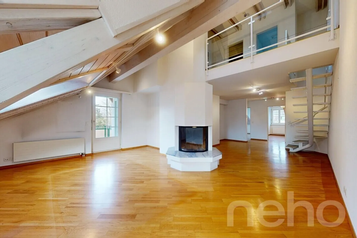 Maisonette penthouse attrayante de 4,5 pièces - Photo 1 sur 11